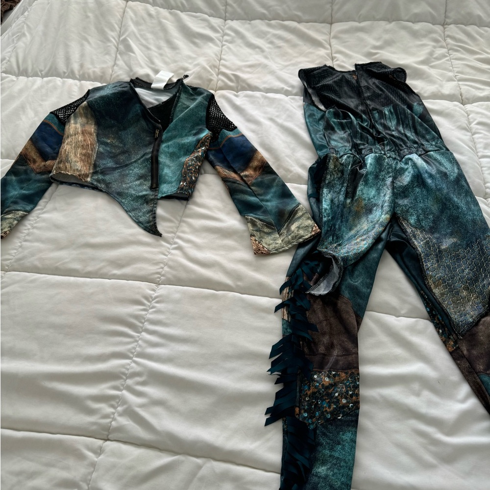 Uma Costume (small)